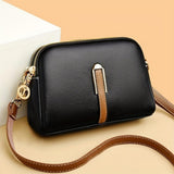 Borsa a spalla con texture "lychee" colorata Míla