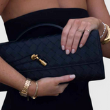 Melanie Clutch con Dettaglio Oro a Nastro