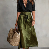SAGE | Set di Due Pezzi: Top Nero e Gonna Midi Verde Oliva